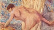 Женщина, выходящая из ванны после мытья